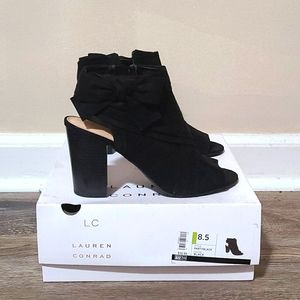 LC black booties